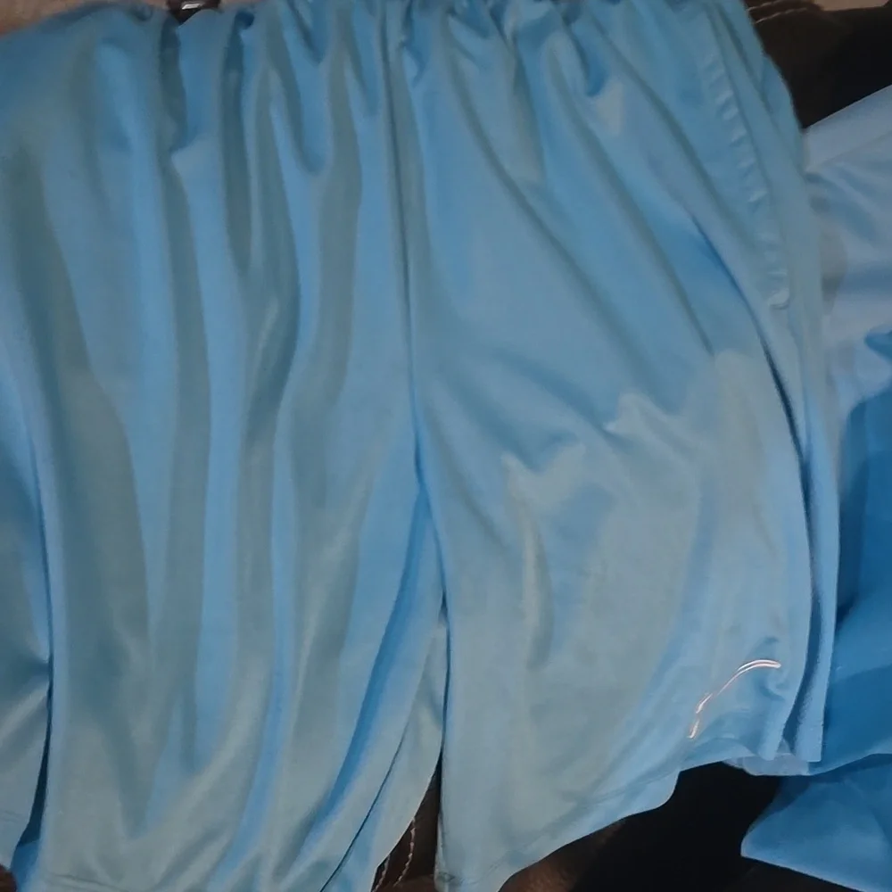Activewear - Picture 2 of 3
